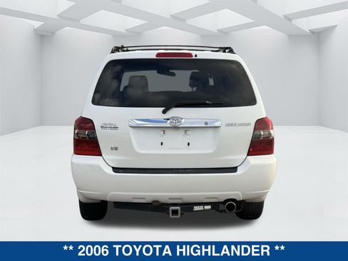 Used 2006 Toyota Highlander w/ 3rd Row image 5