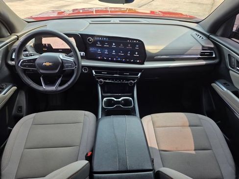Used 2026 Chevrolet Traverse LT w/ Driver Confidence Package FWD image 36