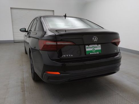 Used 2022 Volkswagen Jetta SE w/ Panoramic Sunroof Package image 6