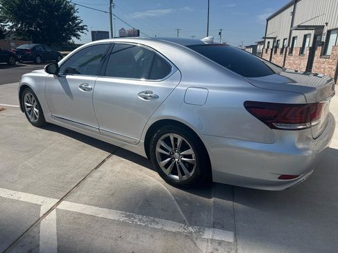 Used 2014 Lexus LS 460 w/ Comfort Package RWD image 15