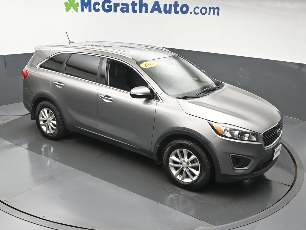 Used 2016 Kia Sorento FWD image 3