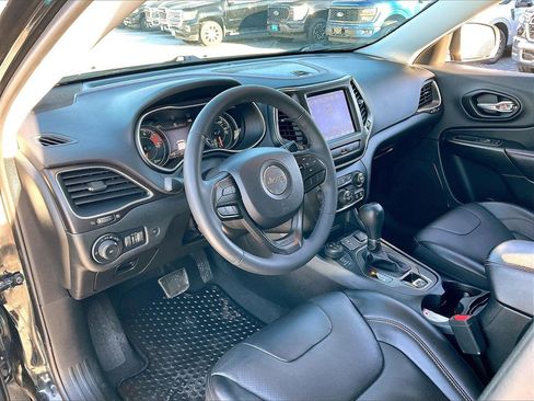 Used 2022 Jeep Cherokee Trailhawk w/ Premium Leather Package image 8