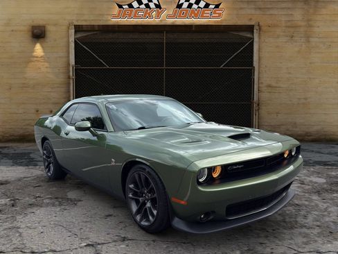 Used 2021 Dodge Challenger R/T Scat Pack RWD image 13