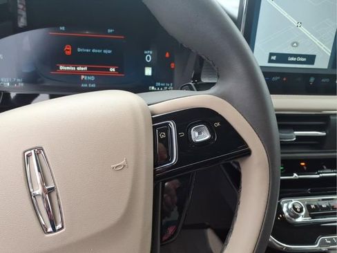 Used 2024 Lincoln Corsair FWD image 15