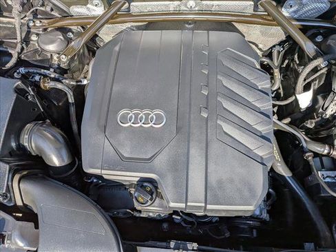 Used 2021 Audi Q5 Premium w/ Convenience Package image 23