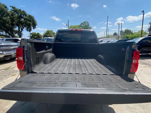 Used 2017 Chevrolet Silverado 1500 LT w/ Max Trailering Package RWD image 6