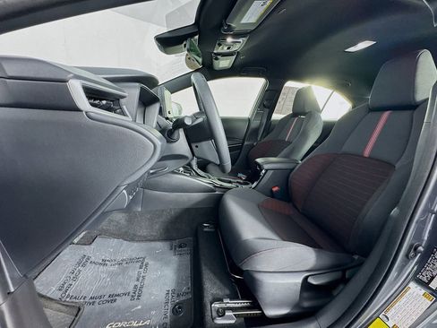 Used 2025 Toyota Corolla SE image 15