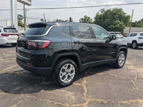 New 2025 Jeep Compass Sport image 4