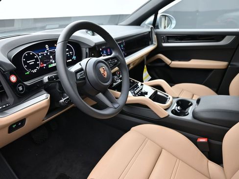 New 2026 Porsche Cayenne E-Hybrid Coupe image 4