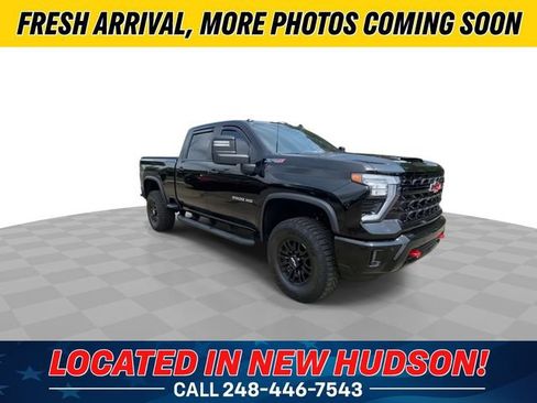 Used 2025 Chevrolet Silverado 2500 ZR2 w/ Technology Package AWD/4WD image 4