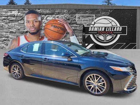 Used 2021 Toyota Camry XLE AWD/4WD image 1