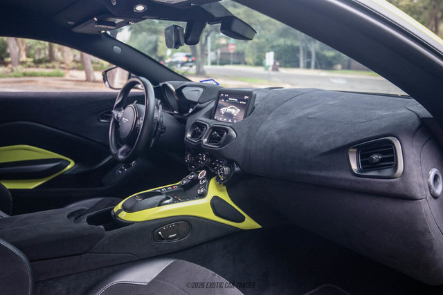 Used 2020 Aston Martin V8 Vantage Coupe RWD image 33