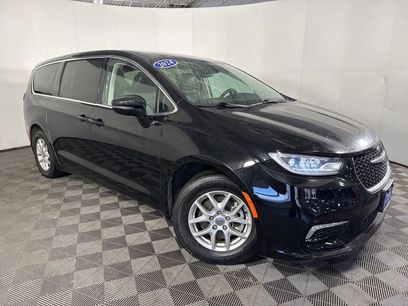 Used 2024 Chrysler Pacifica Touring-L