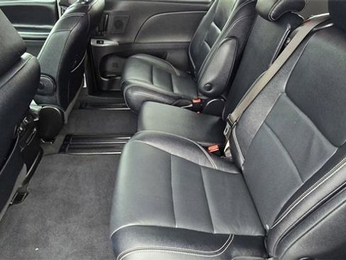 Certified 2020 Toyota Sienna SE image 14