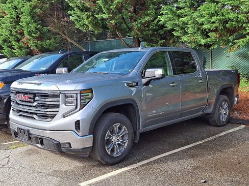 Used 2026 GMC Sierra 1500 SLT AWD/4WD image 3