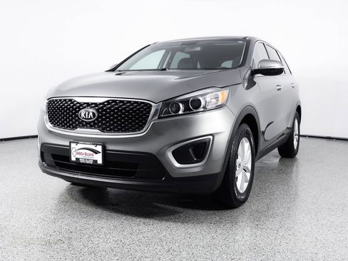 Used 2018 Kia Sorento L FWD image 3