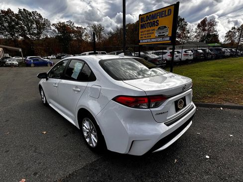 Used 2021 Toyota Corolla LE w/ LE Convenience Package image 7