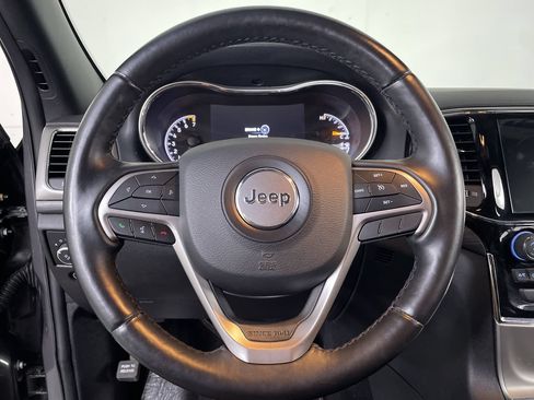 Used 2020 Jeep Grand Cherokee Altitude AWD/4WD image 13