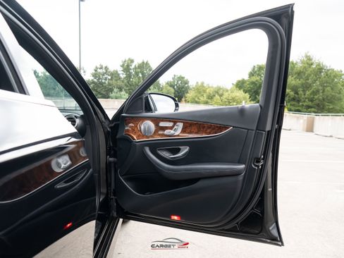 Used 2019 Mercedes-Benz E 300 4MATIC w/ Premium 1 Package image 38