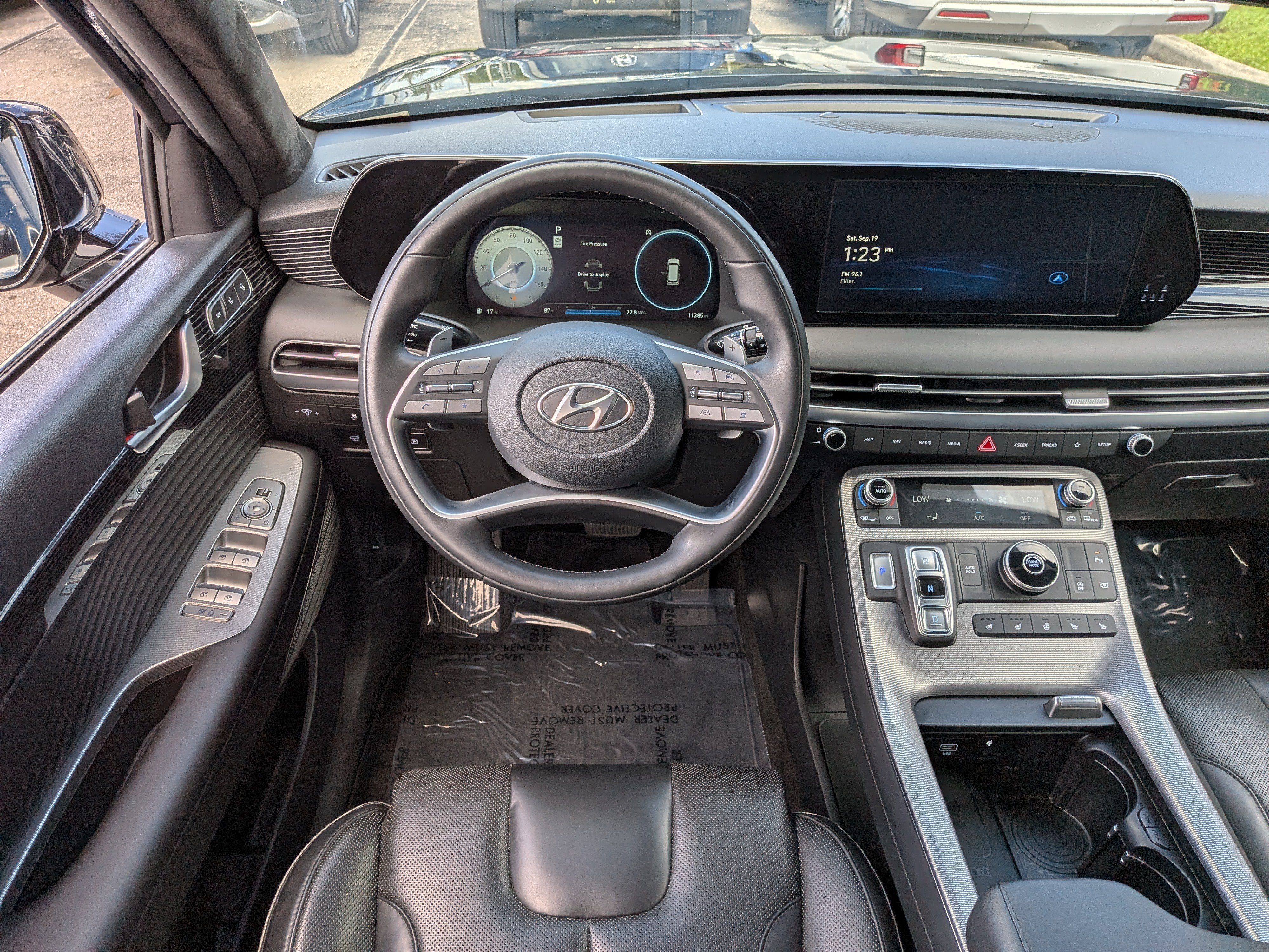 Used 2025 Hyundai Palisade Calligraphy FWD image 20