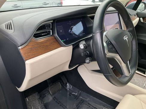 Used 2017 Tesla Model X 75D image 18