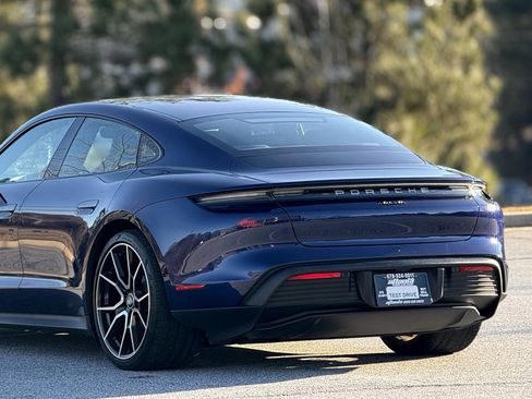 Used 2022 Porsche Taycan image 48