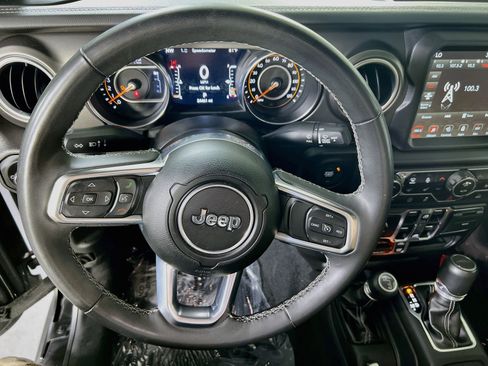 Used 2023 Jeep Gladiator Rubicon w/ Cold Weather Group AWD/4WD image 11