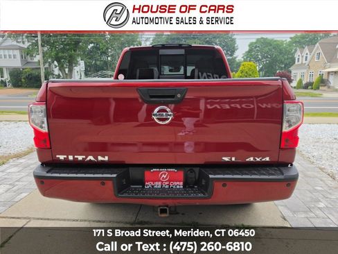 Used 2017 Nissan Titan SL w/ SL Towing Convenience Package AWD/4WD image 5