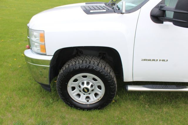 Used 2014 Chevrolet Silverado 3500 W/T AWD/4WD image 14