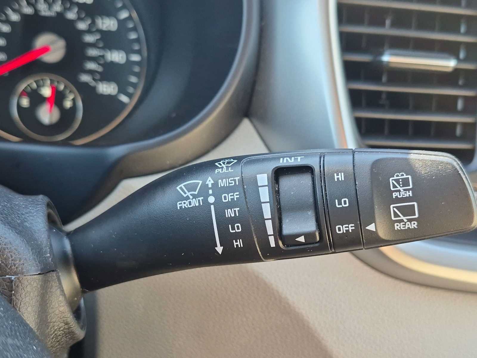 Used 2018 Kia Sorento FWD image 24