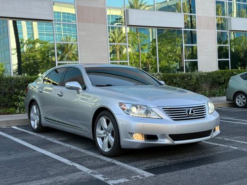 Used 2010 Lexus LS 460 RWD image 7