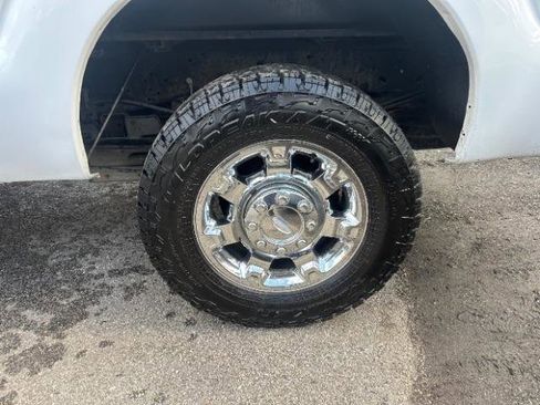 Used 2014 Ford F250 Lariat w/ Chrome Package image 11