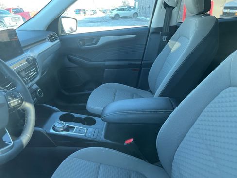 Used 2022 Ford Escape SE w/ SE Sport Appearance Package image 26