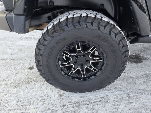 Used 2017 Jeep Wrangler 75th Anniversary image 14