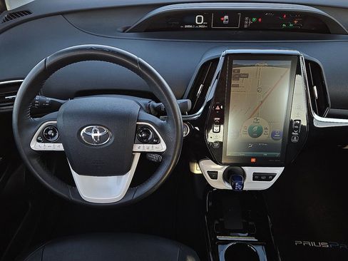 Used 2018 Toyota Prius Prime Advanced image 11