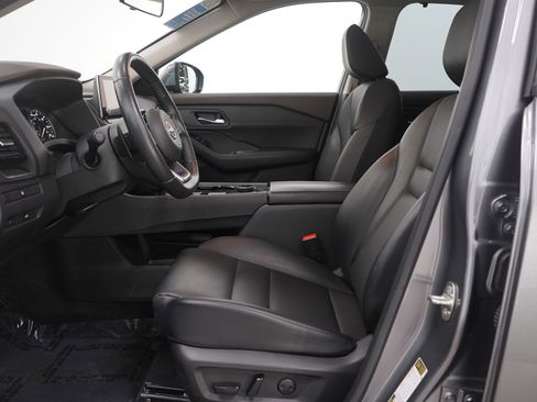 Used 2022 Nissan Rogue SV w/ SV Premium Package image 23