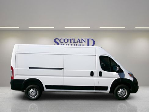 Used 2025 RAM ProMaster 2500 FWD image 5