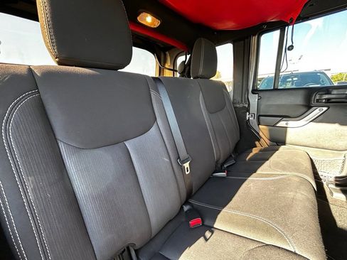 Used 2016 Jeep Wrangler Unlimited Sahara w/ Max Tow Package image 15