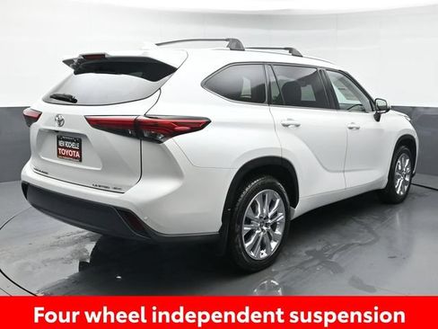 Used 2022 Toyota Highlander Limited AWD/4WD image 7