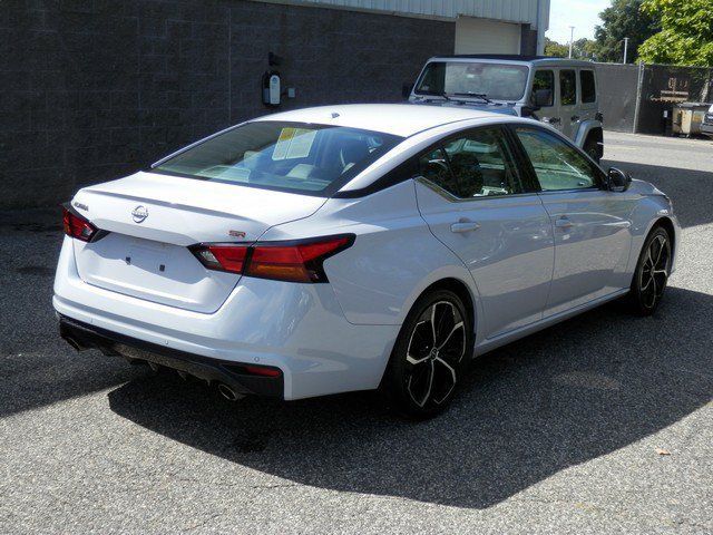 Used 2024 Nissan Altima 2.5 SR FWD image 7