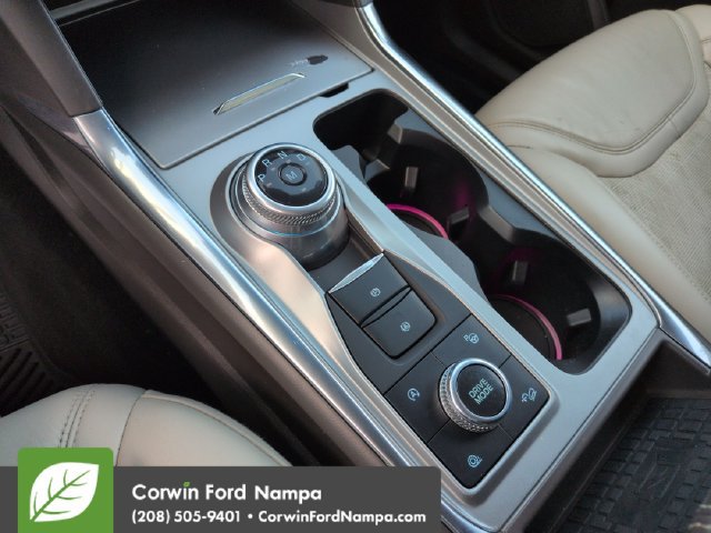 Used 2020 Ford Explorer Platinum w/ Premium Technology Package AWD/4WD image 17
