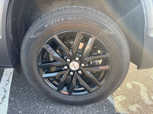 Used 2019 GMC Acadia SLT AWD/4WD image 6
