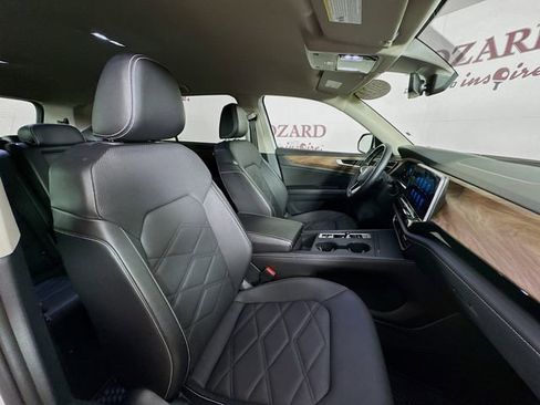 Used 2024 Volkswagen Atlas SE image 32