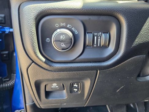 Used 2019 RAM 1500 Big Horn RWD image 27