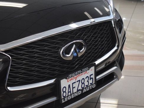 Used 2018 INFINITI QX30 Premium w/ Navigation Package image 5