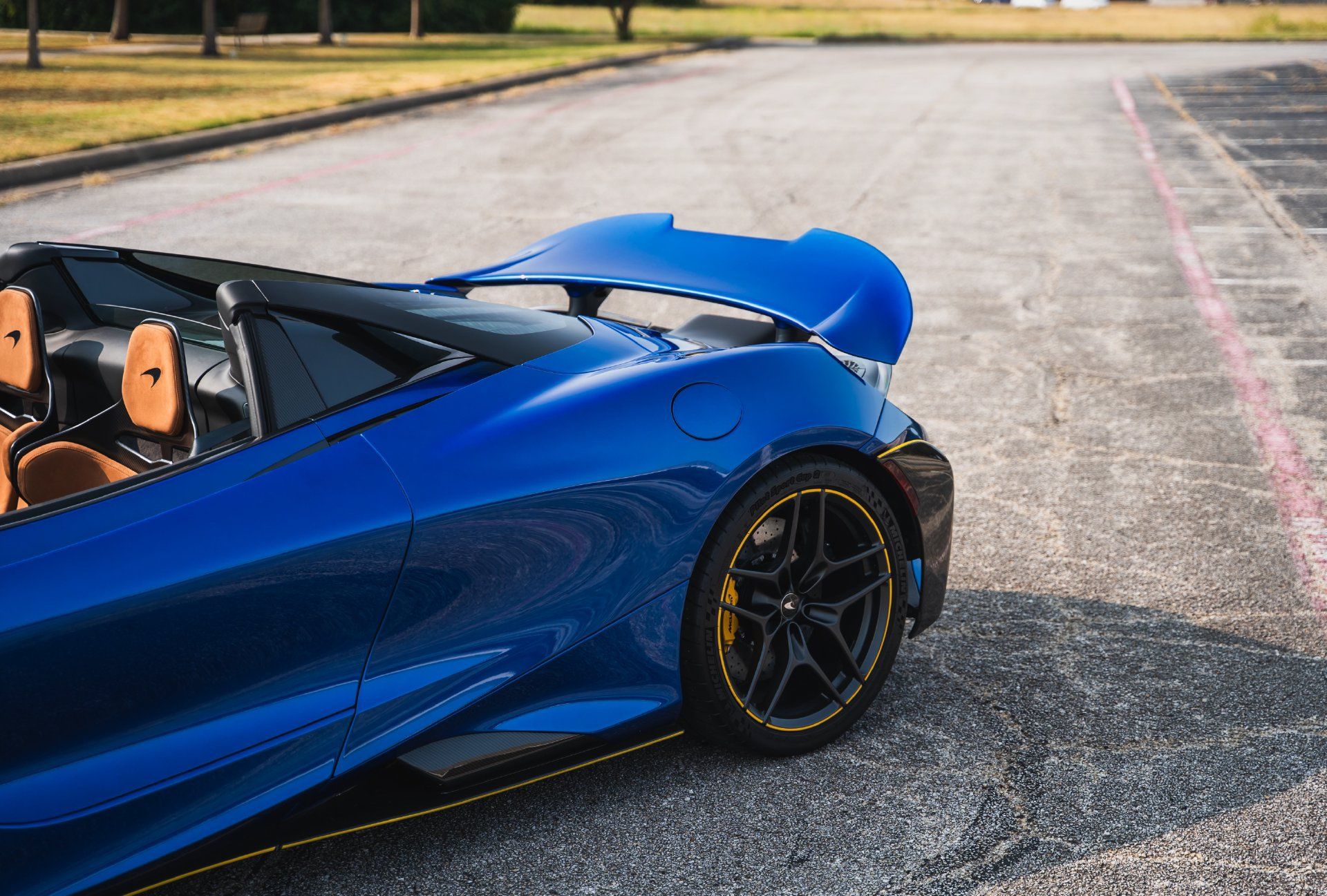Used 2022 McLaren 765LT RWD image 9