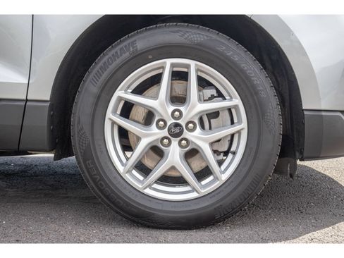 Used 2024 Ford Edge SEL AWD/4WD image 9