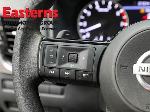 Used 2021 Nissan Rogue SV image 26