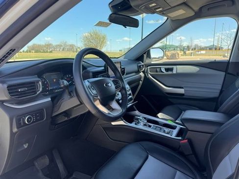 Certified 2023 Ford Explorer XLT w/ Equipment Group 202A AWD/4WD image 9