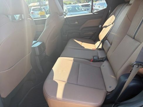 Used 2025 Toyota 4Runner Limited AWD/4WD image 20
